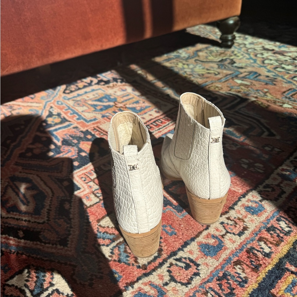Sam Edelman Booties size 6 - Picture 2 of 4